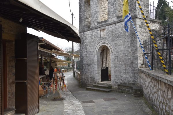 【ギリシャ・イオアニナ】パムヴォティダ湖徹底ガイド！湖に浮かぶ謎の島を大冒険！